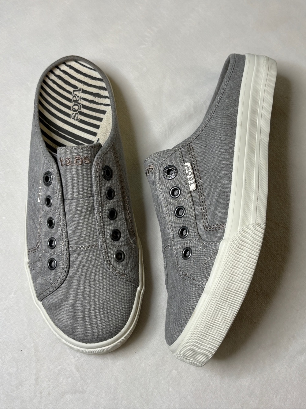 Taos NEW EZ-Soul Slip On Arch Support Canvas Sneaker Gray 9.5
